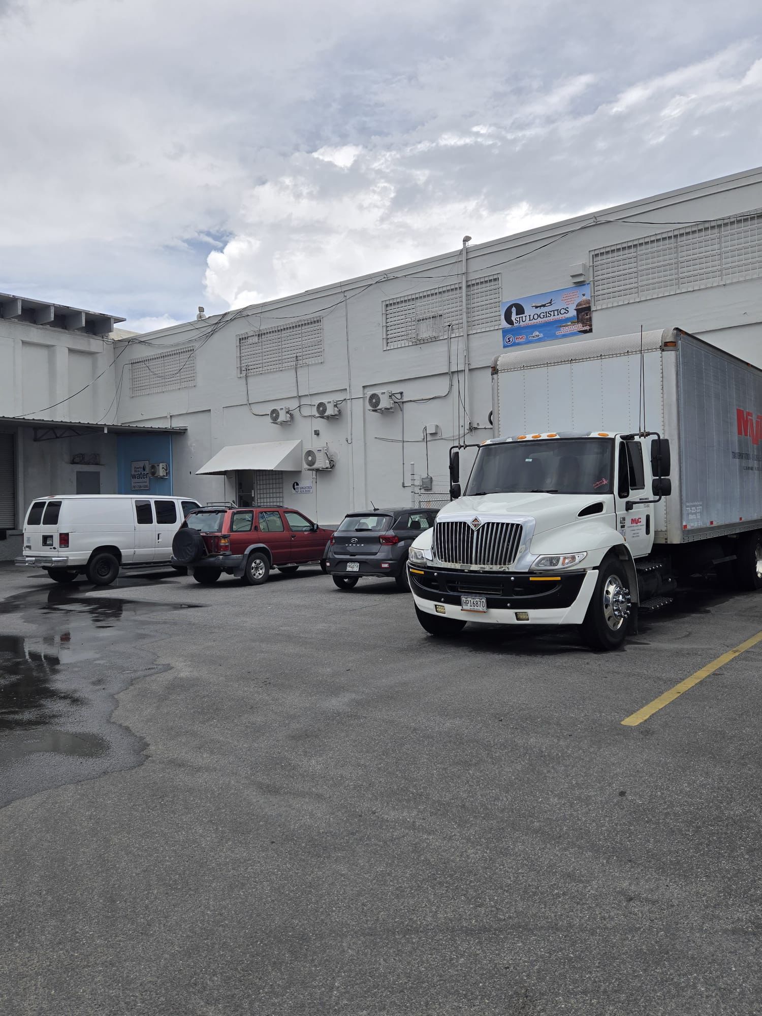 SJU Logistics freight handling at our Carolina, Puerto Rico facility